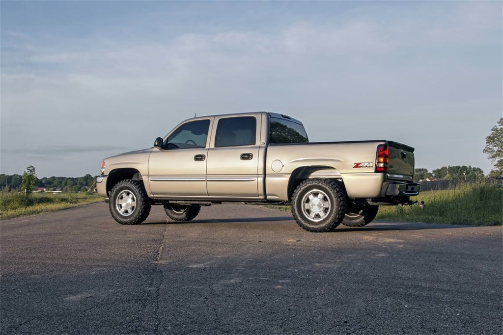 Rough Country 7592 Front Leveling Kit for Select Chevrolet Avalanche 1500, Chevrolet Silverado 1500, Chevrolet Silverado Classic, Chevrolet Suburban 1500, Chevrolet Tahoe, GMC Sierra 1500, GMC Sierra Classic, GMC Yukon, GMC Yukon XL