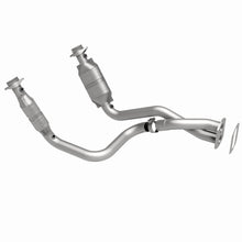 Load image into Gallery viewer, MagnaFlow Exhaust Products 49911 OEM Grade Direct-Fit Catalytic Converter for Select Ford F-250 Super Duty, Ford F-350 Super Duty, Ford F-450 Super Duty, Ford F-550 Super Duty