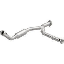 Load image into Gallery viewer, MagnaFlow Exhaust Products 4651411 California CARB Direct-Fit Catalytic Converter for Select Ford Expedition