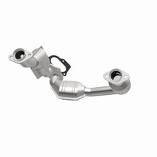 Load image into Gallery viewer, MagnaFlow Exhaust Products 441118 California CARB Direct-Fit Catalytic Converter for Select Ford Ranger, Mazda B3000