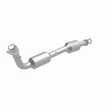 Load image into Gallery viewer, MagnaFlow Exhaust Products 5582626 California CARB Direct-Fit Catalytic Converter for Select Toyota Sequoia, Toyota Tundra