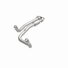 Load image into Gallery viewer, MagnaFlow Exhaust Products 4451470 California CARB Direct-Fit Catalytic Converter for Select Chevrolet C2500, Chevrolet C2500 Suburban, Chevrolet C3500, Chevrolet K2500, Chevrolet K2500 Suburban, Chevrolet K3500, GMC C2500, GMC C2500 Suburban, GMC C3500,