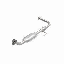 Load image into Gallery viewer, MagnaFlow Exhaust Products 24404 HM Grade Direct-Fit Catalytic Converter for Select Toyota Tundra