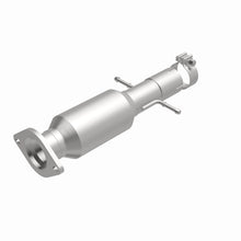 Load image into Gallery viewer, MagnaFlow Exhaust Products 5421913 California CARB Direct-Fit Catalytic Converter for Select Chevrolet Malibu, Pontiac G6, Saturn Aura