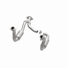 Load image into Gallery viewer, MagnaFlow Exhaust Products 5551760 California CARB Direct-Fit Catalytic Converter for Select Ford F-250 Super Duty, Ford F-350 Super Duty