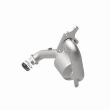Load image into Gallery viewer, MagnaFlow Exhaust Products 551439 California CARB Direct-Fit Catalytic Converter for Select Nissan Juke