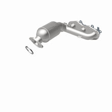 Load image into Gallery viewer, MagnaFlow Exhaust Products 5582556 California CARB Manifold Catalytic Converter for Select Toyota Sienna