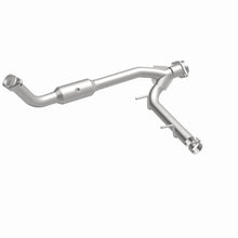 Load image into Gallery viewer, MagnaFlow Exhaust Products 4651508 California CARB Direct-Fit Catalytic Converter for Select Lincoln Navigator