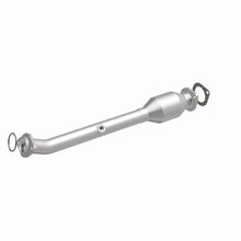 Load image into Gallery viewer, MagnaFlow Exhaust Products 52670 OEM Grade Direct-Fit Catalytic Converter for Select Nissan Frontier, Nissan NV1500, Nissan NV2500, Nissan NV3500, Nissan Pathfinder, Nissan Xterra, Suzuki Equator