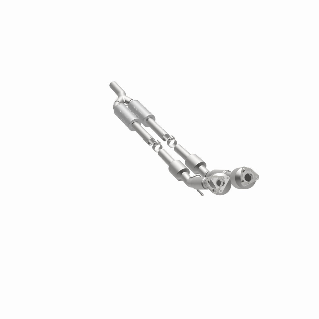 MagnaFlow Exhaust Products 52938 OEM Grade Direct-Fit Catalytic Converter for Select Volkswagen Passat