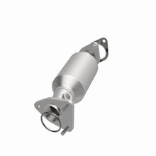 Load image into Gallery viewer, MagnaFlow Exhaust Products 5582668 California CARB Direct-Fit Catalytic Converter for Select Nissan Frontier, Nissan NV1500, Nissan NV2500, Nissan NV3500, Nissan Pathfinder, Nissan Xterra, Suzuki Equator