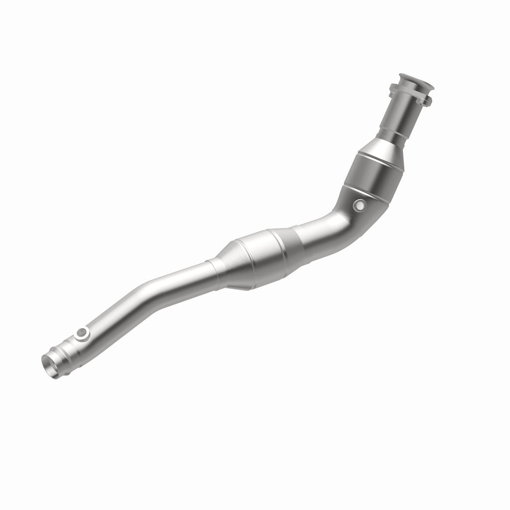 MagnaFlow Exhaust Products 21-717 OEM Grade Direct-Fit Catalytic Converter for Select Land Rover LR4