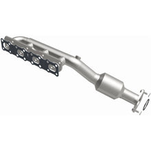 Load image into Gallery viewer, MagnaFlow Exhaust Products 4583381 California CARB Manifold Catalytic Converter for Select INFINITI QX56, Nissan Pathfinder Armada, Nissan TITAN