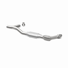 Load image into Gallery viewer, MagnaFlow Exhaust Products 447130 California CARB Direct-Fit Catalytic Converter for Select Ford Expedition, Ford F-150, Ford F-250, Lincoln Navigator