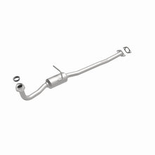 Load image into Gallery viewer, MagnaFlow Exhaust Products 22616 Standard Grade Direct-Fit Catalytic Converter for Select Chevrolet Sprint, Geo Metro, Suzuki Swift
