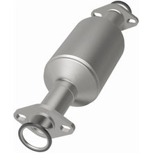 Load image into Gallery viewer, MagnaFlow Exhaust Products 3391884 California CARB Direct-Fit Catalytic Converter for Select Toyota 4Runner, Toyota Pickup