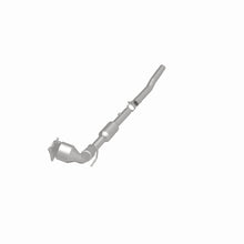 Load image into Gallery viewer, MagnaFlow Exhaust Products 52281 OEM Grade Direct-Fit Catalytic Converter for Select Volkswagen Beetle, Volkswagen CC, Volkswagen Jetta, Volkswagen Passat