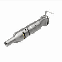 Load image into Gallery viewer, MagnaFlow Exhaust Products 280436 OEM Grade Direct-Fit Catalytic Converter for Select Ford F-53 Motorhome Chassis, Ford F-59 Commercial Stripped Chassis