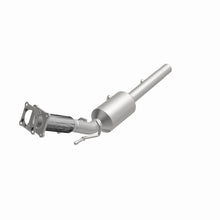 Load image into Gallery viewer, MagnaFlow Exhaust Products 5661377 California CARB Direct-Fit Catalytic Converter for Select Volkswagen Beetle