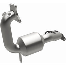 Load image into Gallery viewer, MagnaFlow Exhaust Products 52439 OEM Grade Direct-Fit Catalytic Converter for Select Nissan Juke