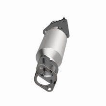Load image into Gallery viewer, MagnaFlow Exhaust Products 5582665 California CARB Direct-Fit Catalytic Converter for Select Nissan Frontier, Nissan NV1500, Nissan NV2500, Nissan NV3500, Nissan Pathfinder, Nissan Xterra, Suzuki Equator
