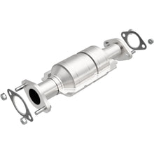 Load image into Gallery viewer, MagnaFlow Exhaust Products 5571469 California CARB Direct-Fit Catalytic Converter for Select Chevrolet Aveo, Chevrolet Aveo5, Pontiac G3