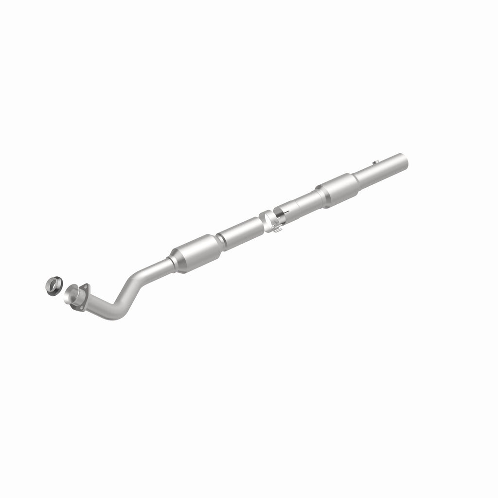 MagnaFlow Exhaust Products 52051 OEM Grade Direct-Fit Catalytic Converter for Select Chevrolet Express 1500, Chevrolet Express 2500, Chevrolet Express 3500, GMC Savana 1500, GMC Savana 2500, GMC Savana