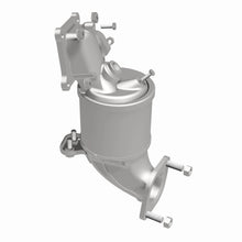Load image into Gallery viewer, MagnaFlow Exhaust Products 290133 OEM Grade Manifold Catalytic Converter for Select Hyundai Santa Cruz, Hyundai Tucson, Kia Sorento, Kia Sportage