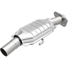 Load image into Gallery viewer, MagnaFlow Exhaust Products 3322418 California CARB Direct-Fit Catalytic Converter for Select Buick Century, Buick Electra, Buick Estate Wagon, Buick LeSabre, Buick Regal, Buick Riviera, Cadillac DeVille, Cadillac Eldorado, Cadillac Fleetwood, Cadillac