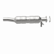 Load image into Gallery viewer, MagnaFlow Exhaust Products 52228 OEM Grade Direct-Fit Catalytic Converter for Select Ford E-350 Super Duty, Ford E-450 Super Duty, Ford F-250, Ford F-250 Super Duty, Ford F-350 Super Duty, Ford F-450 Super Duty, Ford F-550 Super Duty