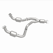 Load image into Gallery viewer, MagnaFlow Exhaust Products 280505 OEM Grade Direct-Fit Catalytic Converter for Select Chevrolet Express 3500, Chevrolet Express 4500, GMC Savana 3500, GMC Savana