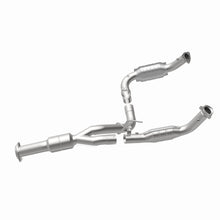 Load image into Gallery viewer, MagnaFlow Exhaust Products 51812 OEM Grade Direct-Fit Catalytic Converter for Select Chevrolet Silverado HD, Chevrolet Silverado HD, GMC Sierra HD, GMC Sierra HD