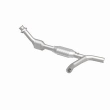 Load image into Gallery viewer, MagnaFlow Exhaust Products 49426 OEM Grade Direct-Fit Catalytic Converter for Select Ford E-150, Ford E-150 Club Wagon, Ford E-150 Econoline, Ford E-150 Econoline Club Wagon, Ford E-250, Ford E-250 Econoline