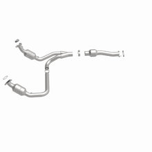 Load image into Gallery viewer, MagnaFlow Exhaust Products 5582134 California CARB Direct-Fit Catalytic Converter for Select Chevrolet Express 1500, Chevrolet Express 2500, Chevrolet Express 3500, GMC Savana 1500, GMC Savana 2500, GMC Savana