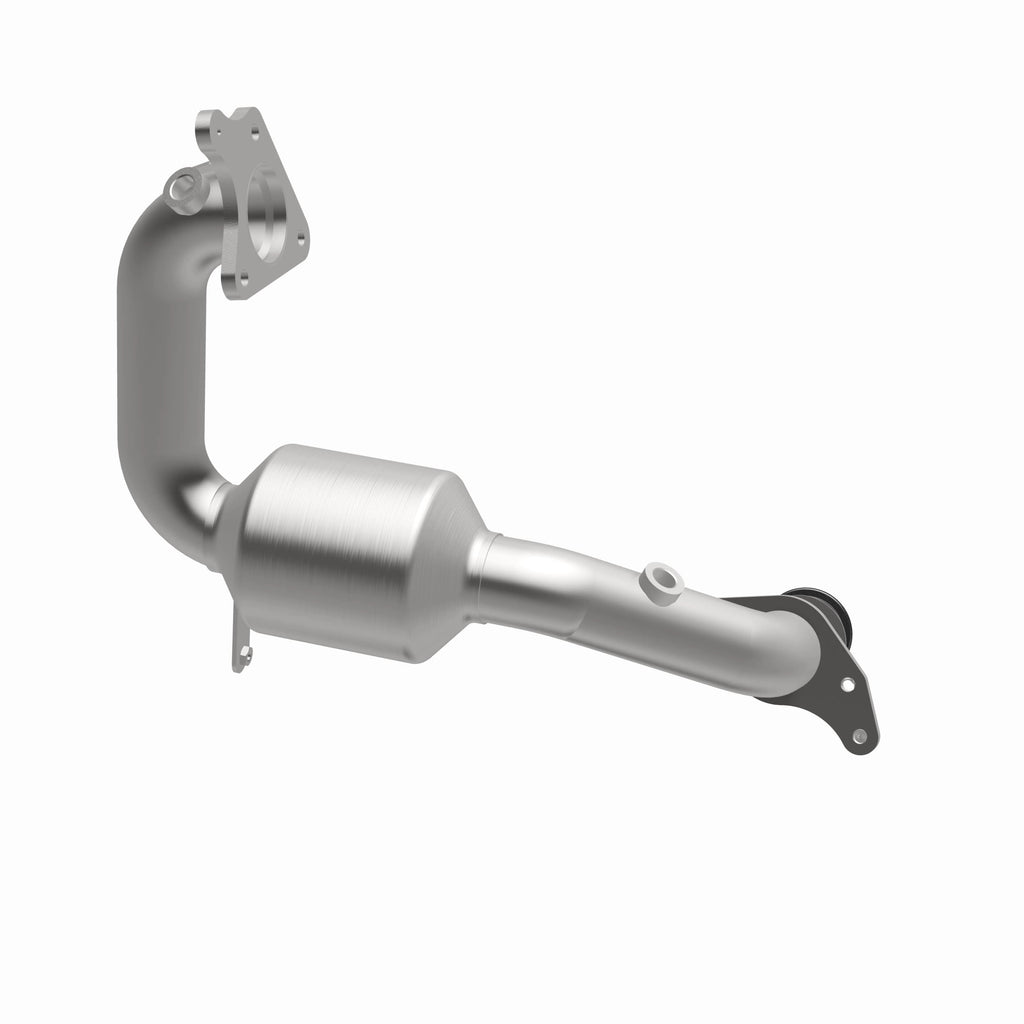 MagnaFlow Exhaust Products 52439 OEM Grade Direct-Fit Catalytic Converter for Select Nissan Juke