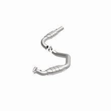 Load image into Gallery viewer, MagnaFlow Exhaust Products 447267 California CARB Direct-Fit Catalytic Converter for Select Chevrolet Express 2500, Chevrolet Express 3500, GMC Savana 2500, GMC Savana