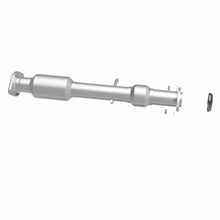 Load image into Gallery viewer, MagnaFlow Exhaust Products 52534 OEM Grade Direct-Fit Catalytic Converter for Select Toyota Highlander
