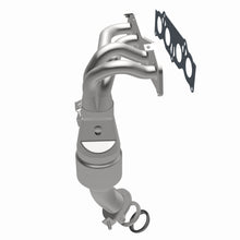 Load image into Gallery viewer, MagnaFlow Exhaust Products 51859 OEM Grade Manifold Catalytic Converter for Select Toyota Highlander