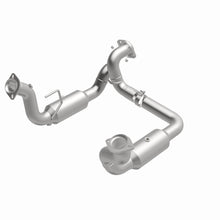 Load image into Gallery viewer, MagnaFlow Exhaust Products 280246 OEM Grade Direct-Fit Catalytic Converter for Select Ford F-250 Super Duty, Ford F-350 Super Duty