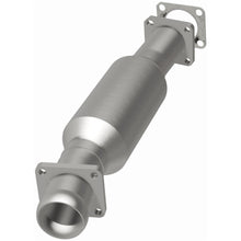 Load image into Gallery viewer, MagnaFlow Exhaust Products 3391425 California CARB Direct-Fit Catalytic Converter for Select International Scout II