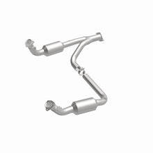 Load image into Gallery viewer, MagnaFlow Exhaust Products 4451420 California CARB Direct-Fit Catalytic Converter for Select Cadillac Escalade, Chevrolet Tahoe, GMC Yukon