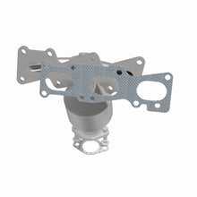 Load image into Gallery viewer, MagnaFlow Exhaust Products 51201 OEM Grade Manifold Catalytic Converter for Select Hyundai Santa Fe, Hyundai Veracruz