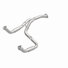 Load image into Gallery viewer, MagnaFlow Exhaust Products 4551252 California CARB Direct-Fit Catalytic Converter for Select Chevrolet Silverado HD, Chevrolet Silverado HD, GMC Sierra HD, GMC Sierra HD