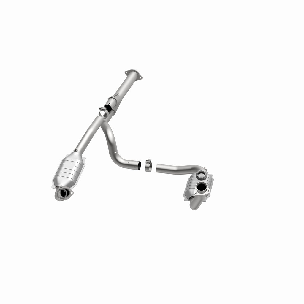 MagnaFlow Exhaust Products 51510 OEM Grade Direct-Fit Catalytic Converter for Select Chevrolet Express 1500, GMC Savana