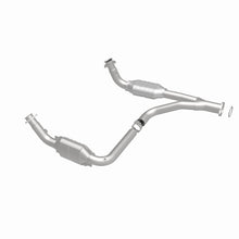Load image into Gallery viewer, MagnaFlow Exhaust Products 49644 OEM Grade Direct-Fit Catalytic Converter for Select Chevrolet Silverado HD, Chevrolet Silverado HD Classic, Chevrolet Silverado Classic, Chevrolet Silverado HD, GMC Sierra HD, GMC Sierra HD Classic, GMC Sierra Classic,
