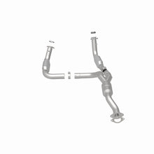 Load image into Gallery viewer, MagnaFlow Exhaust Products 52113 OEM Grade Direct-Fit Catalytic Converter for Select Chevrolet Express 2500, Chevrolet Express 3500, Chevrolet Express 4500, GMC Savana 2500, GMC Savana 3500, GMC Savana