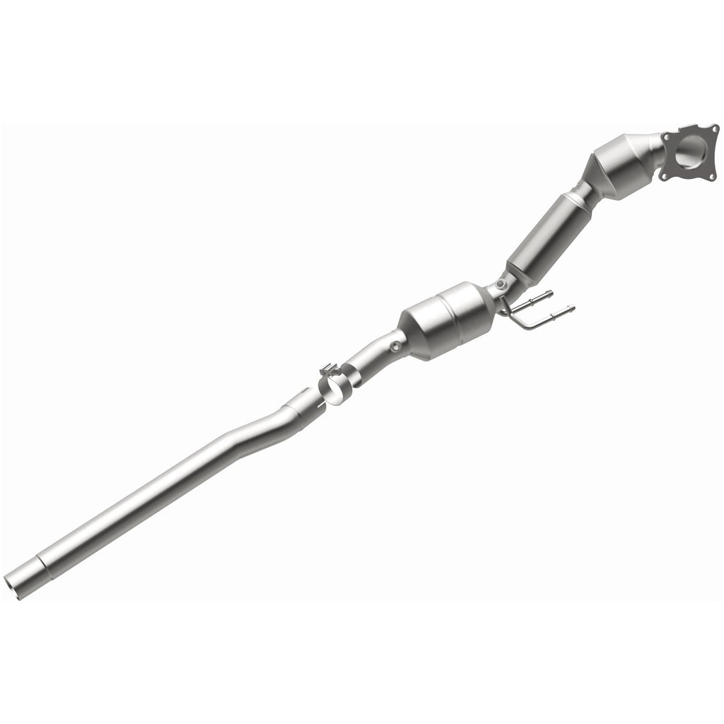 MagnaFlow Exhaust Products 52380 OEM Grade Direct-Fit Catalytic Converter for Select Volkswagen CC, Volkswagen Passat