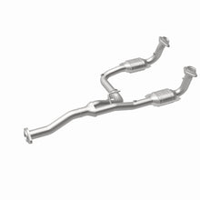 Load image into Gallery viewer, MagnaFlow Exhaust Products 49186 OEM Grade Direct-Fit Catalytic Converter for Select Jeep Liberty