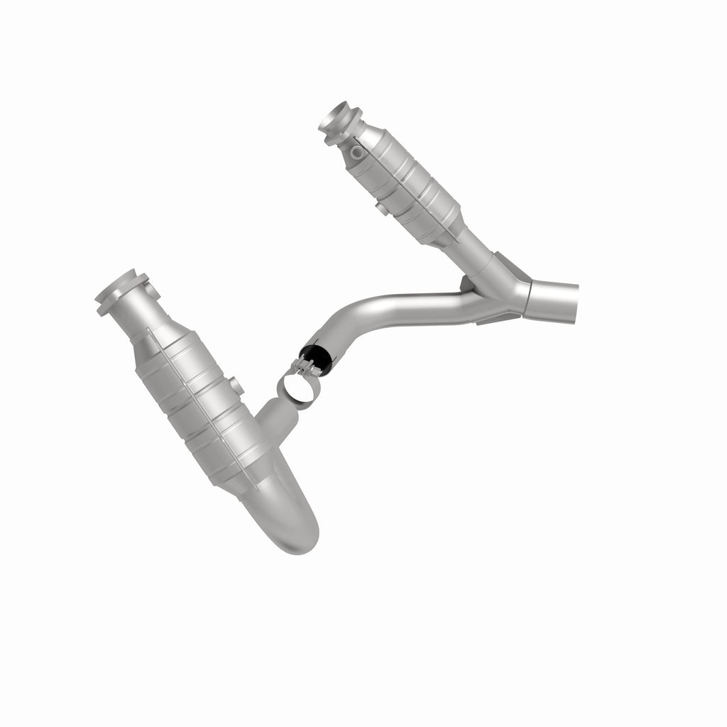 MagnaFlow Exhaust Products 49638 OEM Grade Direct-Fit Catalytic Converter for Select Chrysler Aspen, Dodge Durango