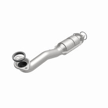 Load image into Gallery viewer, MagnaFlow Exhaust Products 51783 OEM Grade Direct-Fit Catalytic Converter for Select Honda CR-V